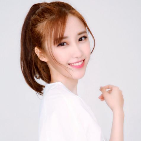 李恩倩个人资料,才华横溢的年轻艺术家，艺术与人生的完美融合