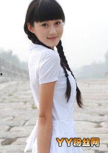 李恩倩个人资料,才华横溢的年轻艺术家，艺术与人生的完美融合  第2张