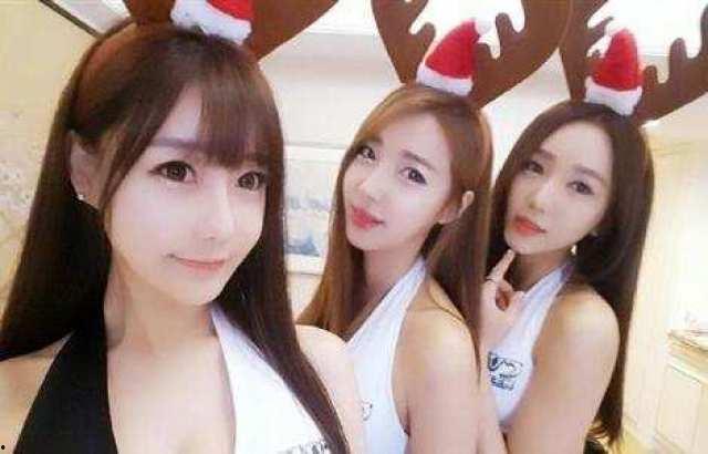 美女主播伸舌头