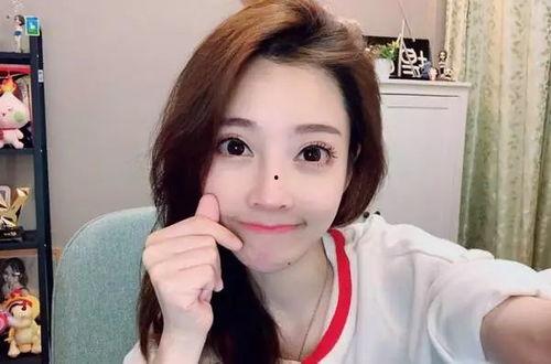 美女主播伸舌头  第3张