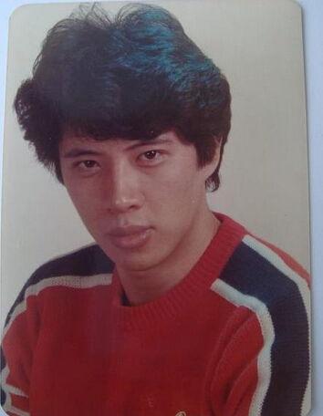 欧阳龙年轻照片,欧阳龙年轻时期的风采瞬间