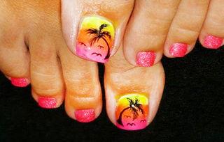 美甲图片脚指甲,美甲图片中的潮流脚指甲艺术解析 第3张 美甲图片脚指甲,美甲图片中的潮流脚指甲艺术解析 第3张