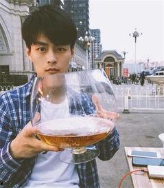 草图君网红  第3张