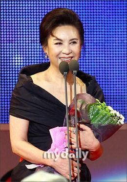 韩国 春娱乐公司,韩国娱乐产业的璀璨明珠 第2张 韩国 春娱乐公司,韩国娱乐产业的璀璨明珠 第2张